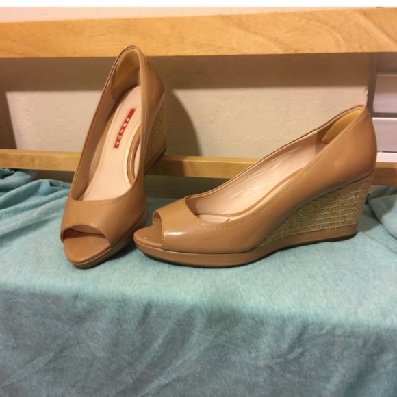 Authentic PRADA Women Patent Leather Wedge size 6.5 - Picture 4 of 9